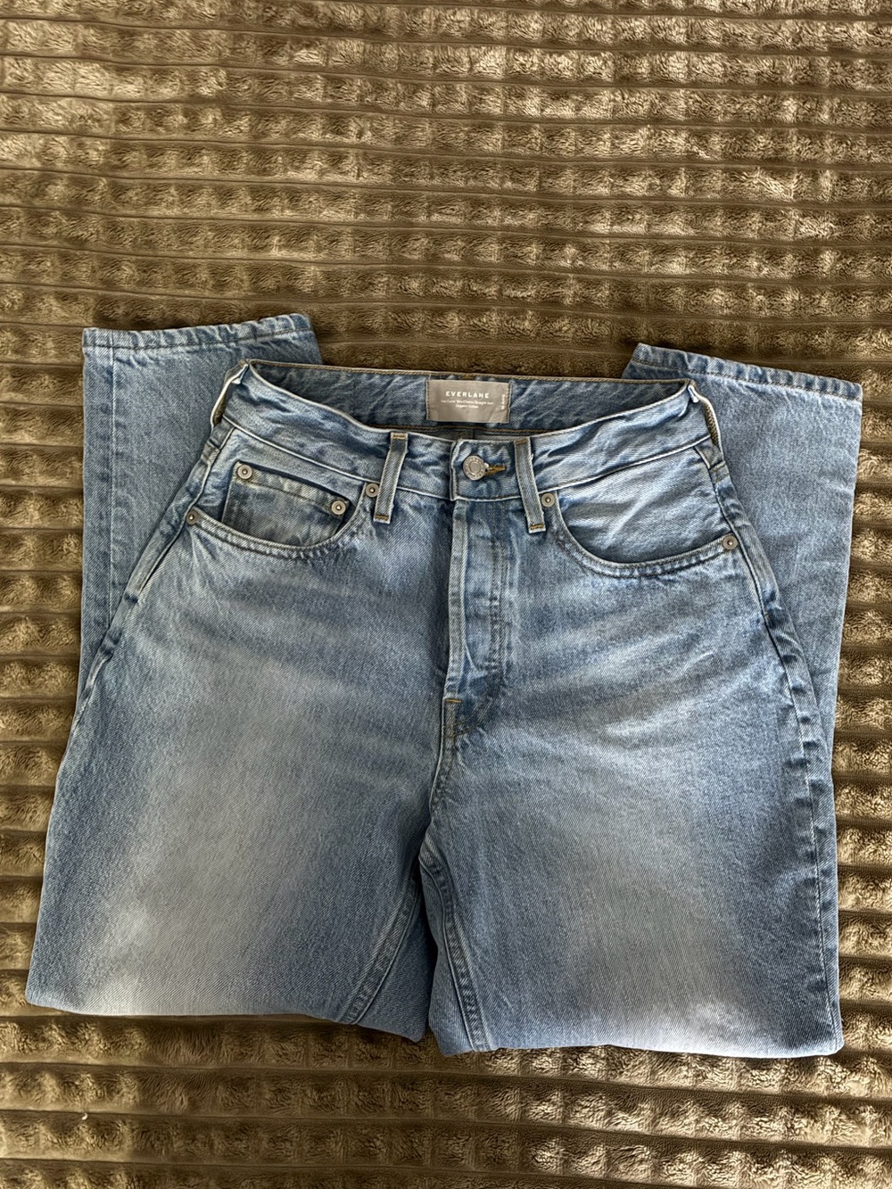Everlane | The Curvy ‘90s Cheeky Straight Ankle Jean | Cropped Straight Jean